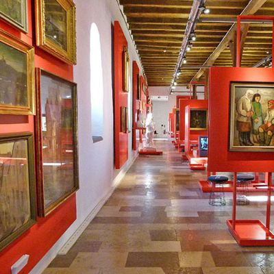 Der Trebeta-Saal im Simeonstift empfängt die Museumsbesucher mit ausgewählten Highlights der stadtgeschichtlichen Sammlung.