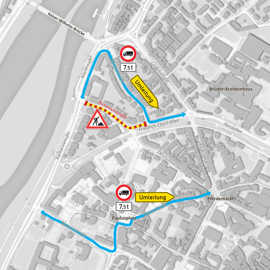 Auf einem Stadtplan sind zwei Routen farbig eingezeichnet. Sie markieren die Umleitungsstrecke.